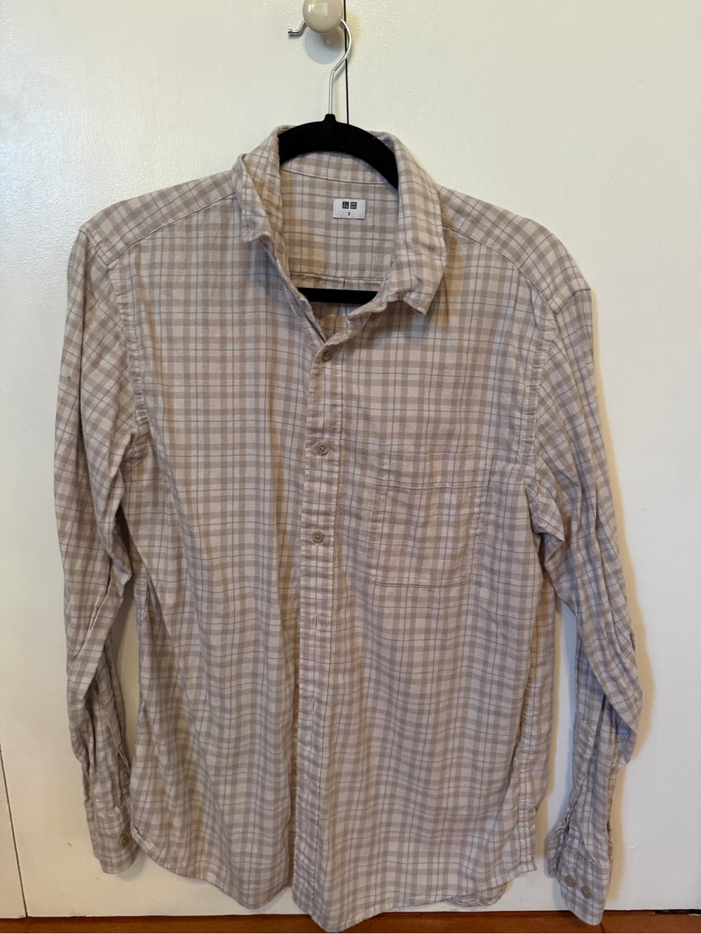 Uniqlo Beige Plaid Long-Sleeve Button-Down Shirt